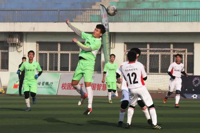 尼克斯靠什么重返总决赛？哈登无横扫纪录成历史